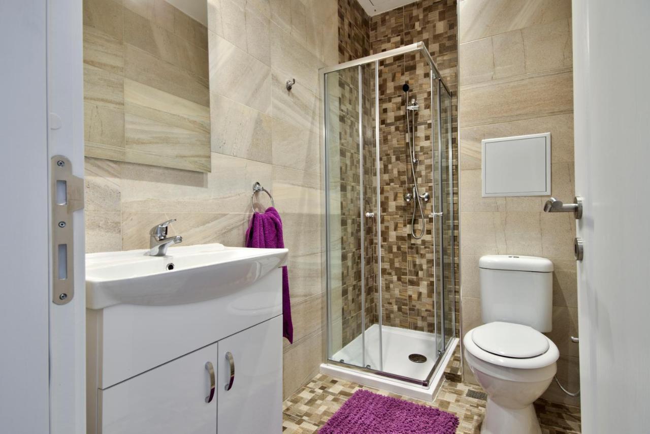 Cozy And Modern Valletta 1-Bedroom Bilik gambar
