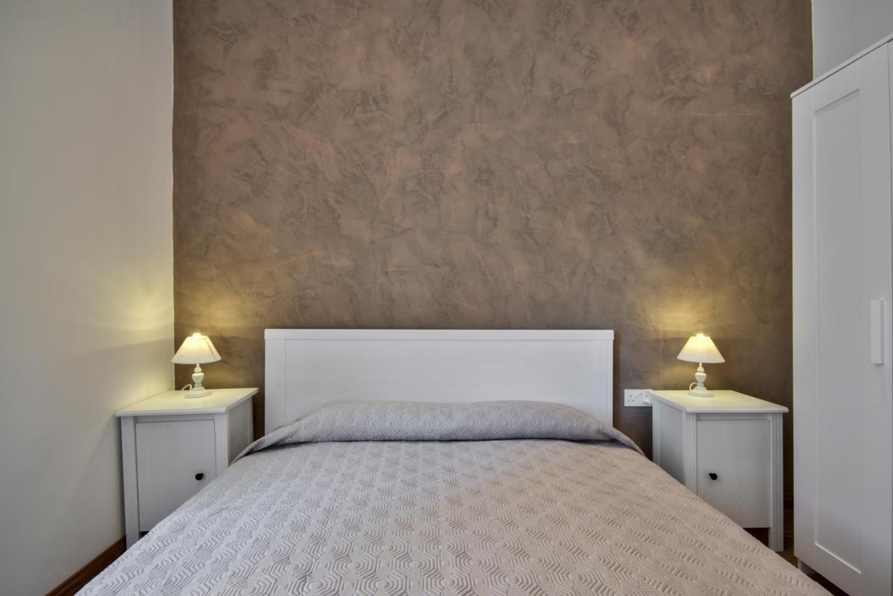 Cozy And Modern Valletta 1-Bedroom Bilik gambar